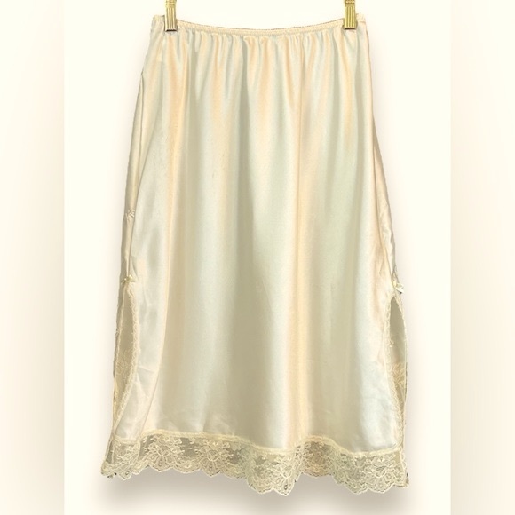 Victoria’s Secret Jewels by SLT Vintage Half Slip, Cream |L - Picture 13 of 17